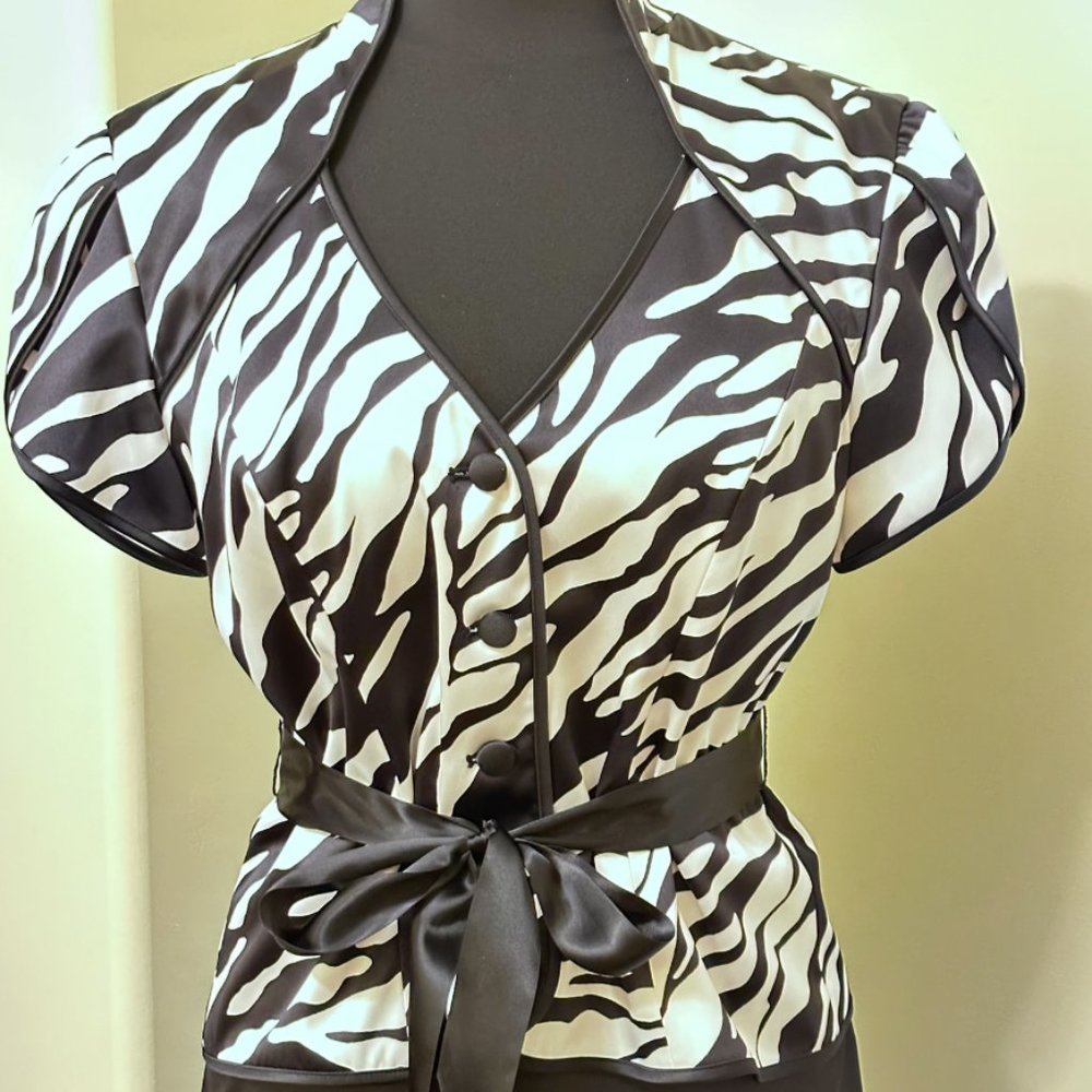 JS Collections Silk Animal Print Dress Top and Ruffled Hem Pencil Skirt Medium